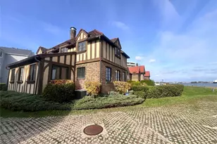 168-15 Powells Cove Blvd, Whitestone, NY 11357 - Photo 2