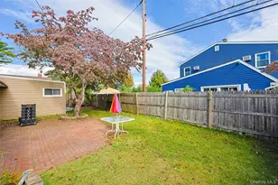 201 Sprucewood Dr, Levittown, NY 11756 - Photo 32