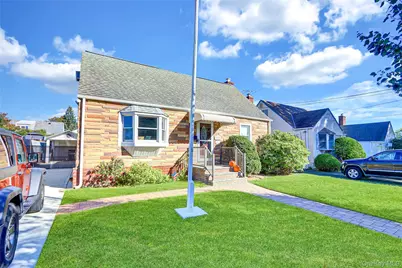 1073 Thomas Avenue, Baldwin, NY 11510 - Photo 4