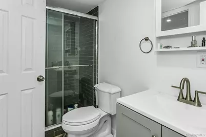 4 W 11th Street, Huntington Station, NY 11746 - Photo 18