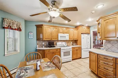 10 Glen Hollow Drive #C1, Holtsville, NY 11742 - Photo 4