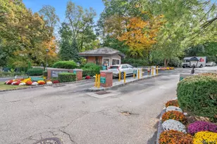 14 Bronxville Glen Dr, Bronxville, NY 10708 - Photo 2