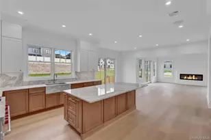 24 Estates Cir, Melville, NY 11747 - Photo 4