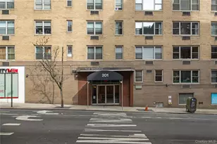 201 E 37th St, New York, NY 10016 - Photo 8