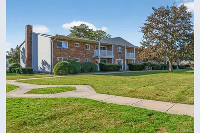 71 Adams Road #E 2A, Central Islip, NY 11722 - Photo 2