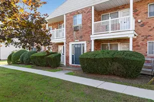 71 Adams Rd, Central Islip, NY 11722 - Photo 4