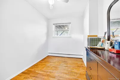 280 Throggs Neck Boulevard, Bronx, NY 10465 - Photo 36