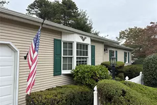 173 Hot Water St, Manorville, NY 11949 - Photo 2