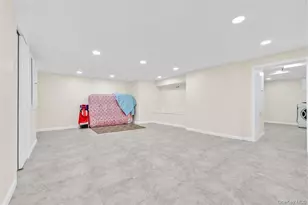 111-09A 62 Dr, Forest Hills, NY 11385 - Photo 32