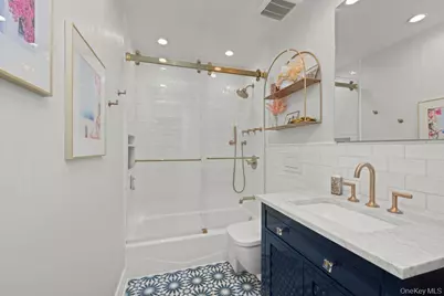 93 Beacon Avenue, New York, NY 10306 - Photo 18