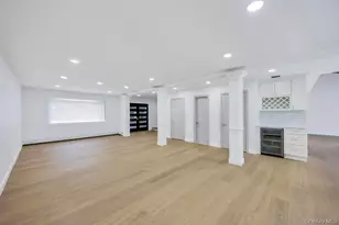 94 Jeffery Ln, Oceanside, NY 11572 - Photo 20