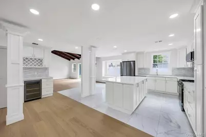 94 Jeffery Lane, Oceanside, NY 11572 - Photo 22