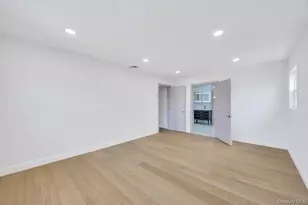 94 Jeffery Ln, Oceanside, NY 11572 - Photo 42