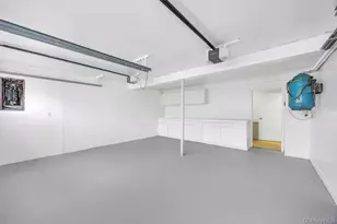 94 Jeffery Ln, Oceanside, NY 11572 - Photo 32