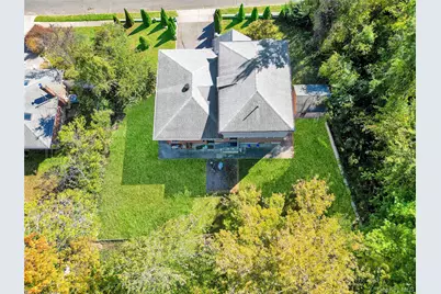 300 Ellen Place, Jericho, NY 11753 - Photo 2