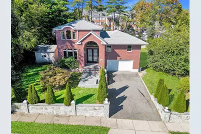 300 Ellen Place, Jericho, NY 11753 - Photo 2