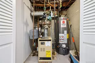 700 Covert Ave, New Hyde Park, NY 11040 - Photo 24