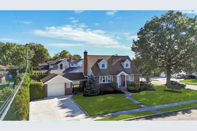 2 Ash Place, New Hyde Park, NY 11040 - Photo 4