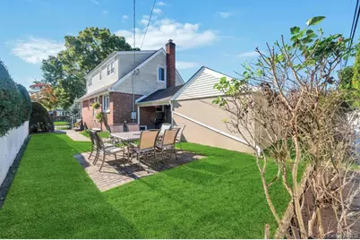 2 Ash Place, New Hyde Park, NY 11040 - Photo 24