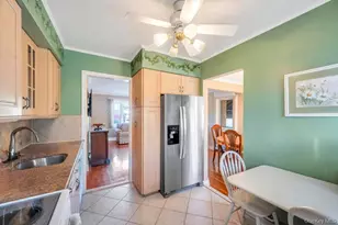 2 Ash Pl, New Hyde Park, NY 11040 - Photo 14