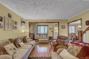 225 Park Ave, Williston Park, NY 11596 - Photo 2