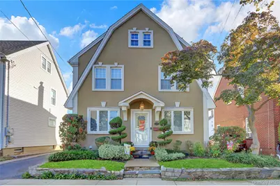 225 Park Avenue, Williston Park, NY 11596 - Photo 1