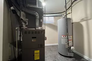 76-11 270th St, New Hyde Park, NY 11040 - Photo 30