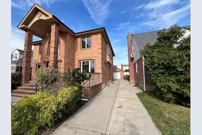 7611 270th Street, New Hyde Park, NY 11040 - Photo 32