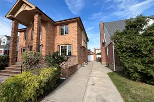 76-11 270th St, New Hyde Park, NY 11040 - Photo 32