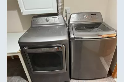 7611 270th Street, New Hyde Park, NY 11040 - Photo 28