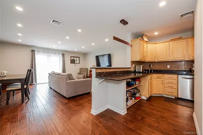 100 Daly Boulevard #1206, Oceanside, NY 11572 - Photo 8