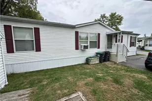 416 Silver Maples Dr, Harriman, NY 10926 - Photo 2