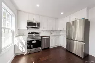 129 Cochran Pl, Valley Stream, NY 11581 - Photo 10