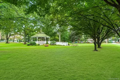 12 Bond Street #4-C, Great Neck, NY 11021 - Photo 32