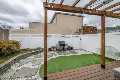 314 King Avenue, Bronx, NY 10464 - Photo 22