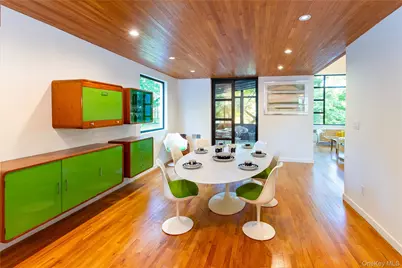 712 Ladd Road, Bronx, NY 10471 - Photo 8