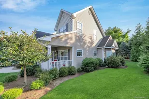 159 Stoneleigh Dr, Riverhead, NY 11901 - Photo 4