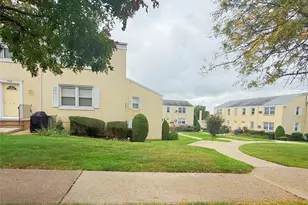 71-03 252nd St, Bellerose, NY 11426 - Photo 10