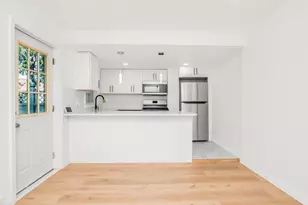 102-20 189th St, Hollis, NY 11423 - Photo 4