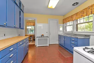 57 Beacon Hill Rd, Port Washington, NY 11050 - Photo 10