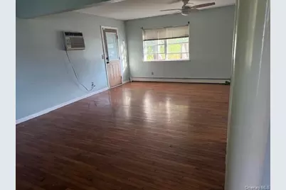 120 Cedar Drive, Bay Shore, NY 11706 - Photo 2