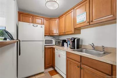 892 Main Street, Fishkill, NY 12524 - Photo 30