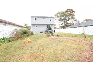 18 Pennwood Dr, Mastic Beach, NY 11951 - Photo 18