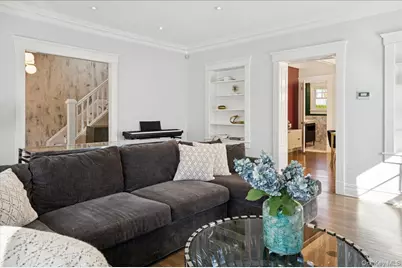 127 Villa Avenue, Yonkers, NY 10704 - Photo 10