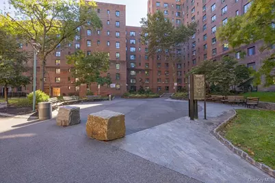 1601 Metropolitan Avenue #3H, Bronx, NY 10462 - Photo 18