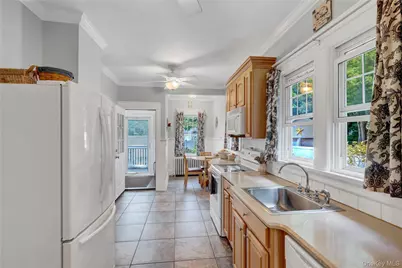 1606 Grundy Avenue, Holbrook, NY 11741 - Photo 16