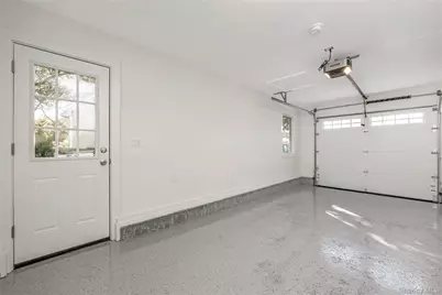 985 Douglas Avenue, Wantagh, NY 11793 - Photo 32