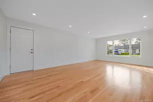 985 Douglas Ave, Wantagh, NY 11793 - Photo 14