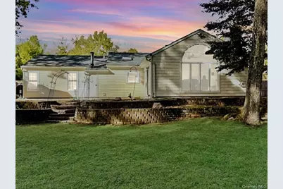 8 Fox Hollow Lane, Ridge, NY 11961 - Photo 4