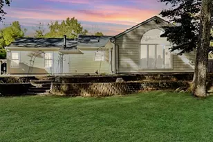 8 Fox Hollow Ln, Ridge, NY 11961 - Photo 4